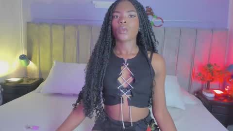 Snapshot of aura_sun_ chatting on December 17, 12:00 pm Auris online show from December 17, 12:00 pm