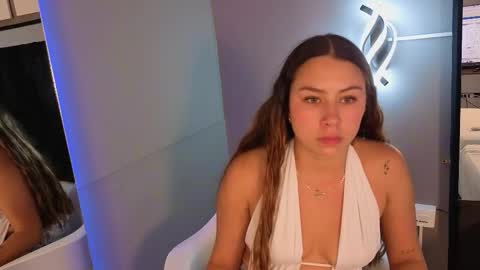 Snapshot of aura_verde chatting on February 21, 3:18 am aura verde online show from February 21, 3:18 am