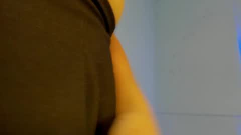 aura verde online show from April 10, 7:51 pm