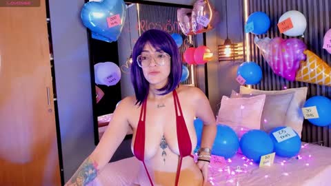 Aura online show from February 8, 12:39 pm