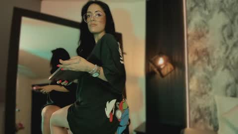 Aura online show from April 17, 2:31 pm