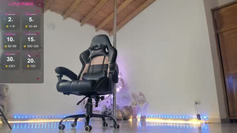 aura online show from December 13, 9:13 am