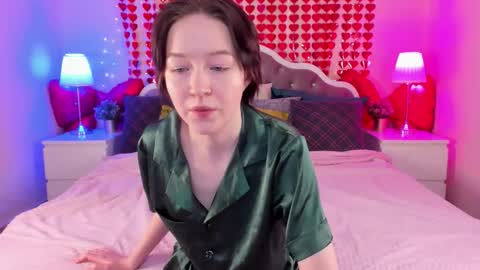 auradiaz online show from March 3, 8:31 am