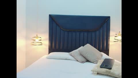 Snapshot of auraevens chatting on September 25, 11:58 am Aura Evans online show from September 25, 11:58 am