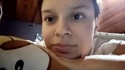 Snapshot of auran_v888 chatting on June 13, 3:37 am auran_v888 online show from June 13, 3:37 am