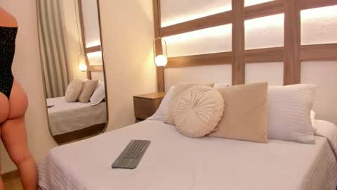 aurea_silk online show from March 9, 8:35 pm