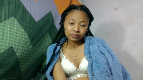 Snapshot of aurelie08 chatting on June 29, 2:50 pm aurelie08 online show from June 29, 2:50 pm