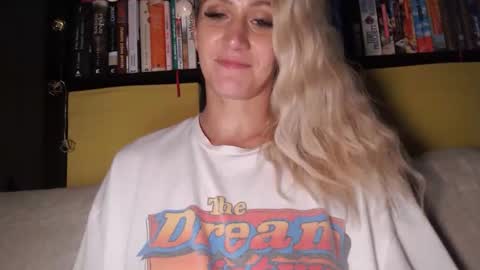 Snapshot of aurelyie chatting on November 24, 10:53 pm Aurelyie online show from November 24, 10:53 pm