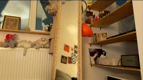 Snapshot of auriktrix chatting on March 24, 2:55 pm AURIKA OR AURA online show from March 24, 2:55 pm