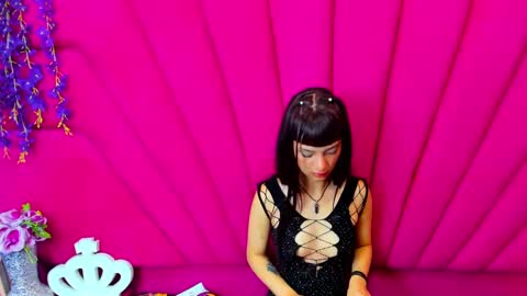 aurora online show from December 4, 3:32 pm