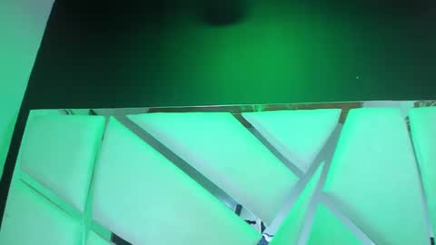 Snapshot of aurora18palmer chatting on April 10, 2:44 pm aurora online show from April 10, 2:44 pm