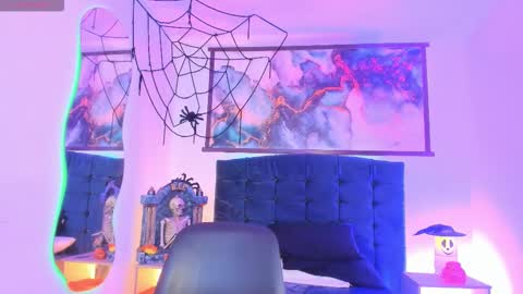 Snapshot of aurora_bellmont chatting on November 1, 4:36 am Aurora online show from November 1, 4:36 am