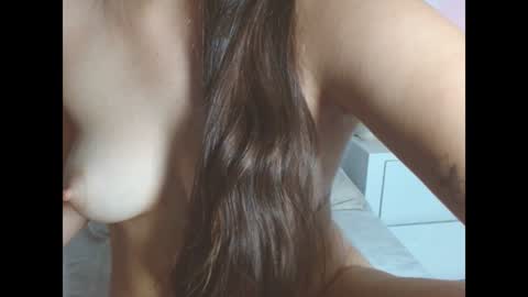 Snapshot of aurora_lenovic chatting on December 13, 8:26 pm aurora_lenovic online show from December 13, 8:26 pm