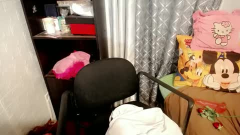 cute online show from February 14, 11:42 pm