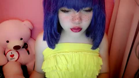 cute online show from May 26, 10:39 pm