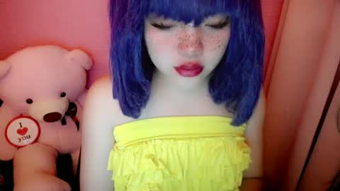 cute online show from June 4, 11:33 pm