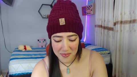 Snapshot of aurora_shy_ chatting on January 10, 3:07 am Aurora online show from January 10, 3:07 am