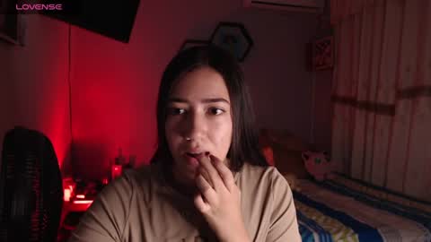 Snapshot of aurora_shy_ chatting on June 13, 9:46 pm Aurora online show from June 13, 9:46 pm