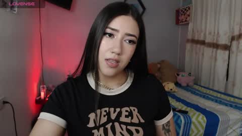 Snapshot of aurora_shy_ chatting on June 20, 11:40 pm Aurora online show from June 20, 11:40 pm