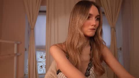 Aurora online show from October 28, 6:50 am