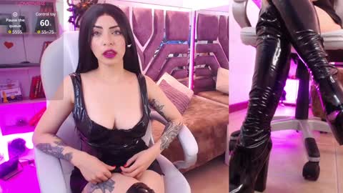 Snapshot of aurora_thomas chatting on December 15, 12:38 pm Aurora online show from December 15, 12:38 pm