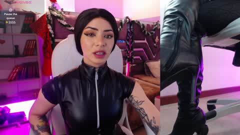 Snapshot of aurora_thomas chatting on December 18, 11:56 am Aurora online show from December 18, 11:56 am