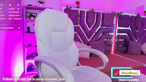 Snapshot of aurora_thomas chatting on January 16, 2:19 pm Aurora online show from January 16, 2:19 pm