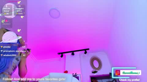 Snapshot of aurora_thomas chatting on January 25, 3:30 pm Aurora online show from January 25, 3:30 pm