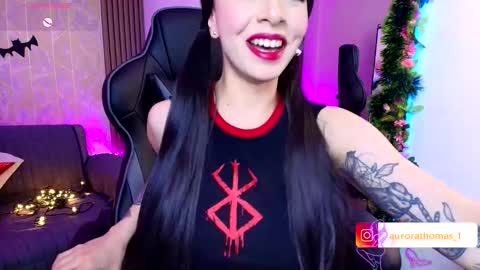 Snapshot of aurora_thomas chatting on November 15, 4:10 am Aurora online show from November 15, 4:10 am