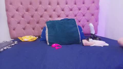 auroraa_miller online show from September 9, 11:54 am