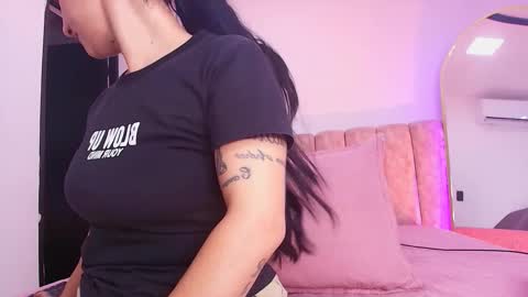 auroraa_miller online show from February 4, 11:49 am
