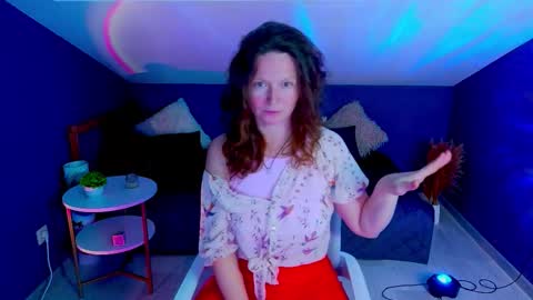 auroraborealis__ online show from September 30, 6:40 am