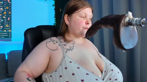 Snapshot of aurorademoni chatting on January 7, 3:44 pm Aurora online show from January 7, 3:44 pm