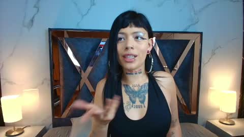 Snapshot of auroradiaz_ chatting on May 4, 11:39 am Aurora Diaz online show from May 4, 11:39 am