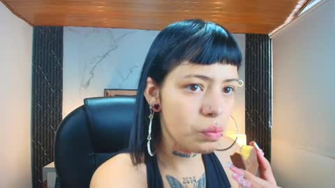 Snapshot of auroradiaz_ chatting on May 25, 11:49 am Aurora Diaz online show from May 25, 11:49 am