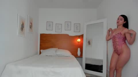 Snapshot of auroraevans__ chatting on March 11, 1:16 am Aurora online show from March 11, 1:16 am