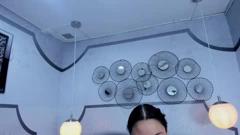 AuroraGracce online show from April 18, 11:47 am