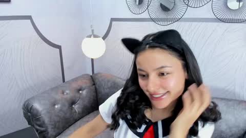 AuroraGracce online show from April 20, 1:58 pm