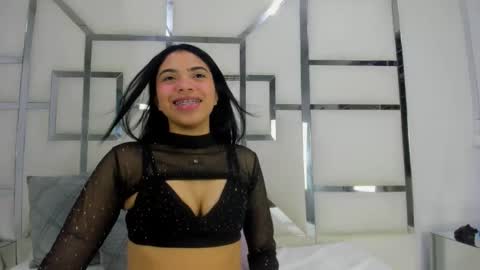 aurorahoney32 online show from May 12, 9:34 pm