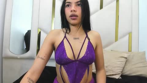 aurorahoney32 online show from June 8, 9:04 pm