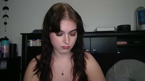 auroralightz1 online show from October 10, 3:38 am