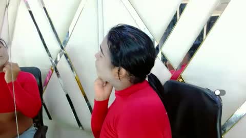 Aurora online show from November 5, 7:25 pm