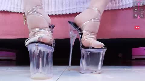 Aurora online show from December 21, 1:51 pm