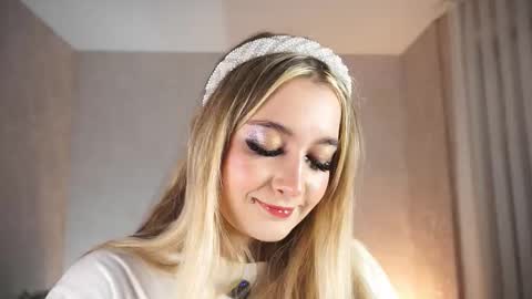 Snapshot of aurorepeer chatting on December 14, 5:13 am Zoe online show from December 14, 5:13 am