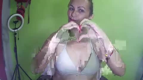 Snapshot of aurori997239 chatting on November 27, 10:01 pm aurori997239 online show from November 27, 10:01 pm