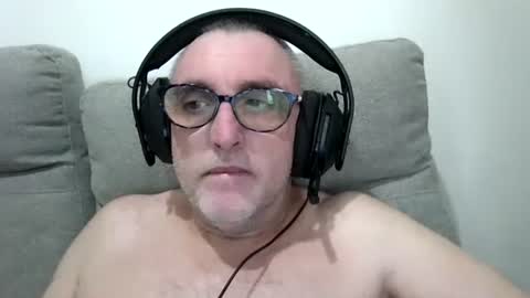 Snapshot of aussie_ozzie chatting on May 16, 5:48 am aussie_ozzie online show from May 16, 5:48 am