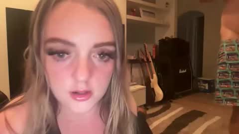 aussiecouple101798558 online show from November 3, 5:58 pm