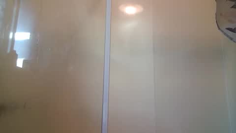 Snapshot of aussielovingxxx chatting on December 6, 7:32 am Milf4u online show from December 6, 7:32 am