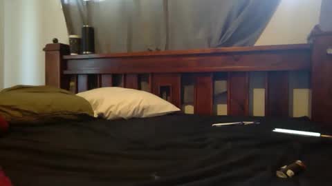 Snapshot of aussielovingxxx chatting on December 9, 2:56 am Milf4u online show from December 9, 2:56 am