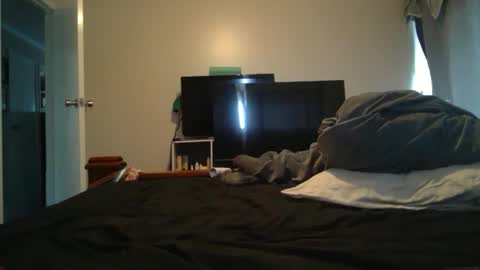 Snapshot of aussielovingxxx chatting on December 11, 11:43 pm Milf4u online show from December 11, 11:43 pm